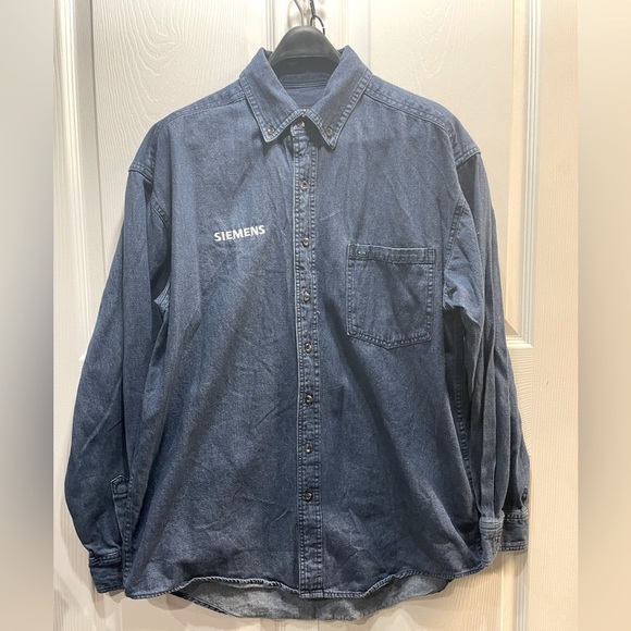 Landmark Denim Button Up Longsleeve - Picture 4 of 4